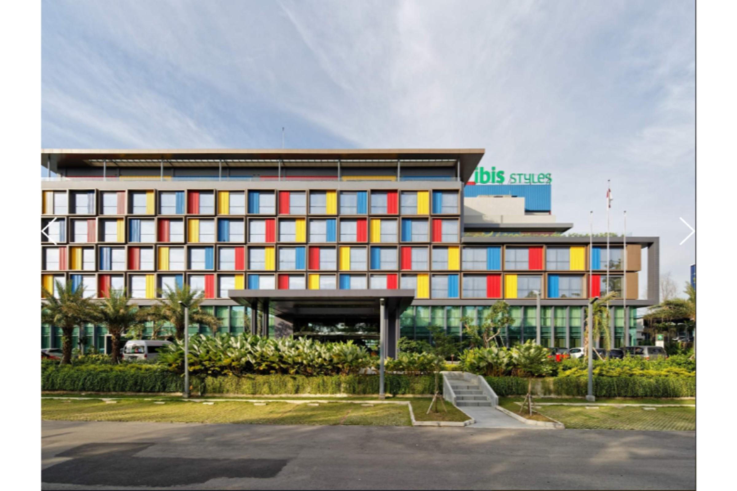 Отель Ibis Styles Batam Нагоя Экстерьер фото