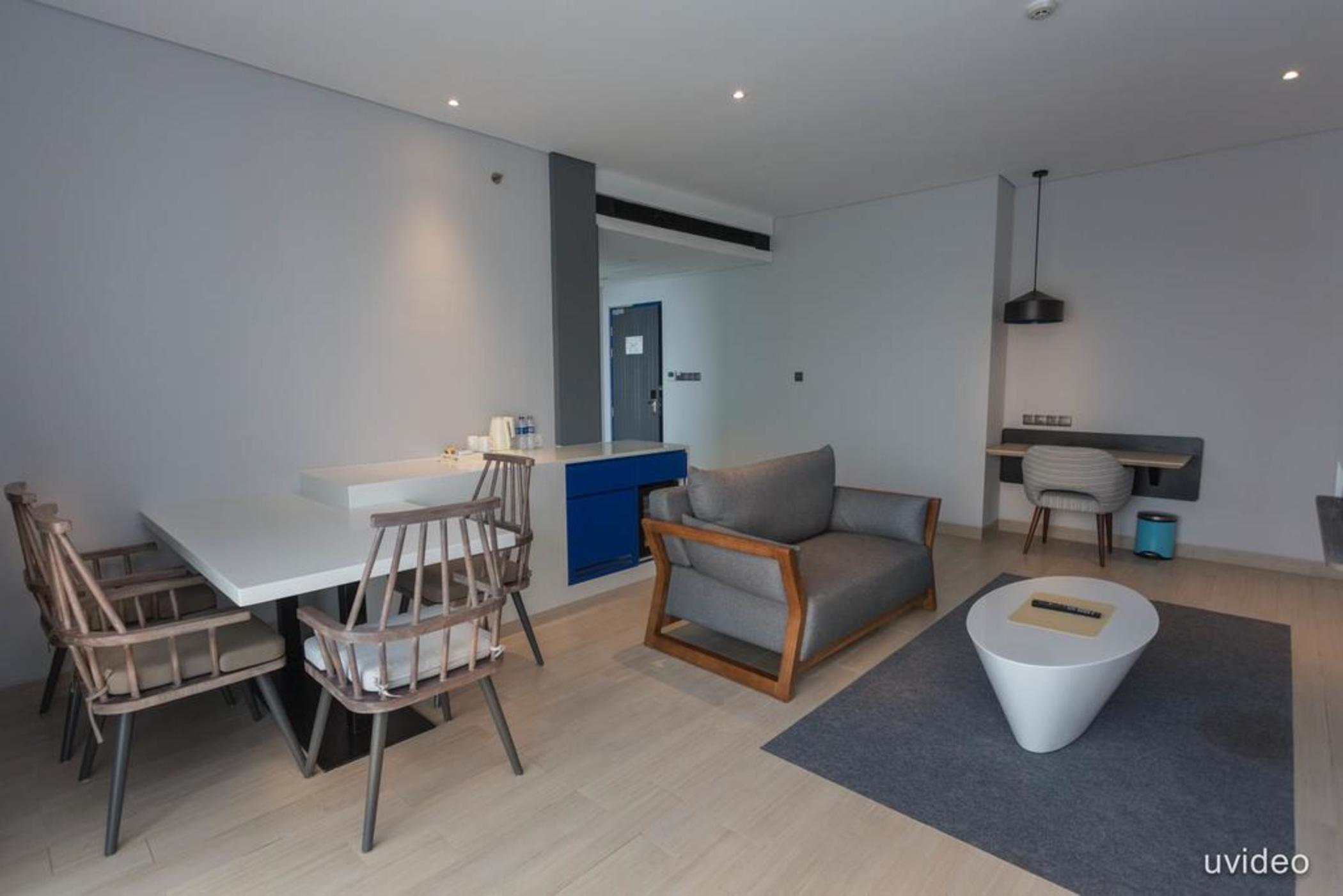 Отель Ibis Styles Batam Нагоя Экстерьер фото