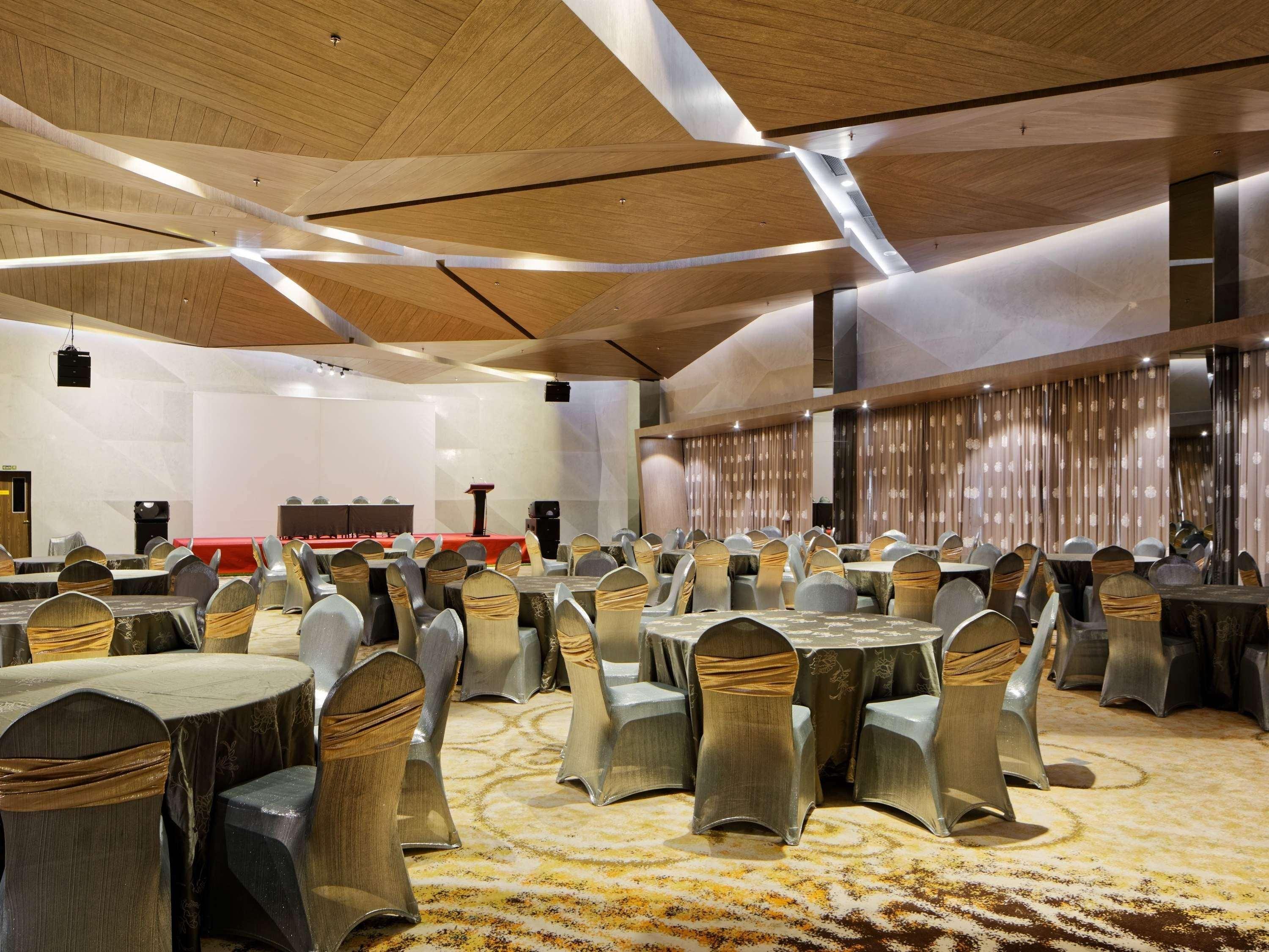 Отель Ibis Styles Batam Нагоя Экстерьер фото