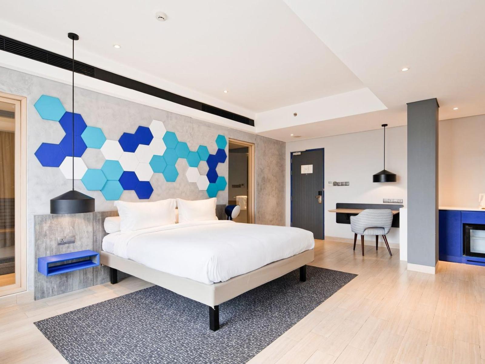 Отель Ibis Styles Batam Нагоя Экстерьер фото