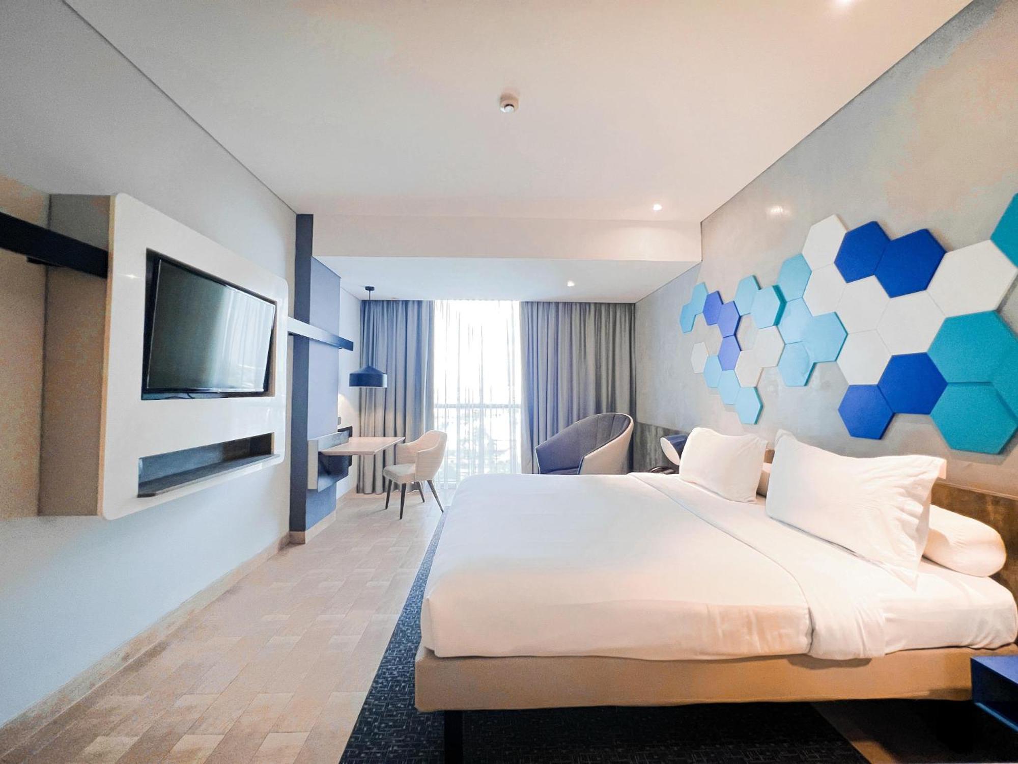 Отель Ibis Styles Batam Нагоя Экстерьер фото