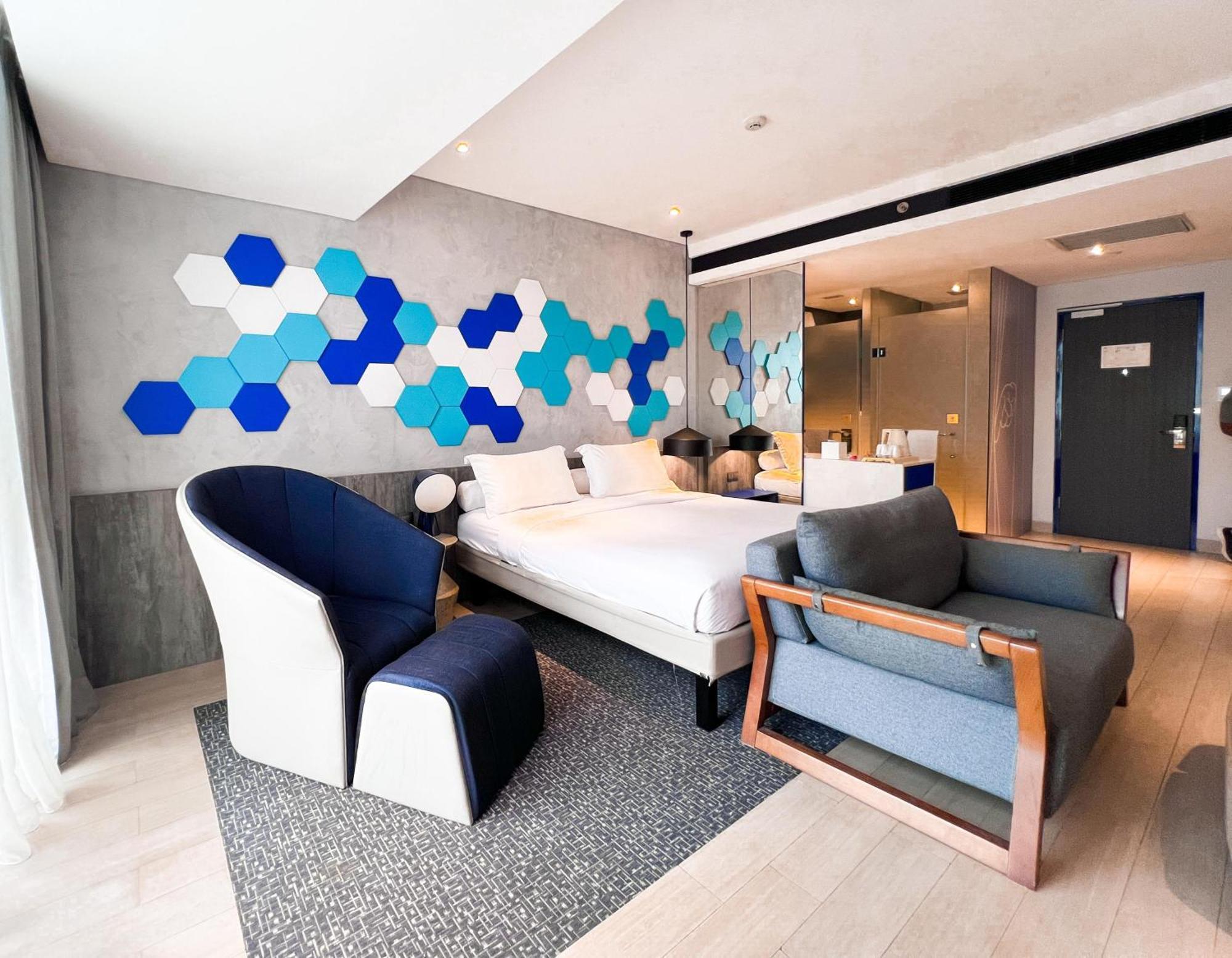 Отель Ibis Styles Batam Нагоя Экстерьер фото