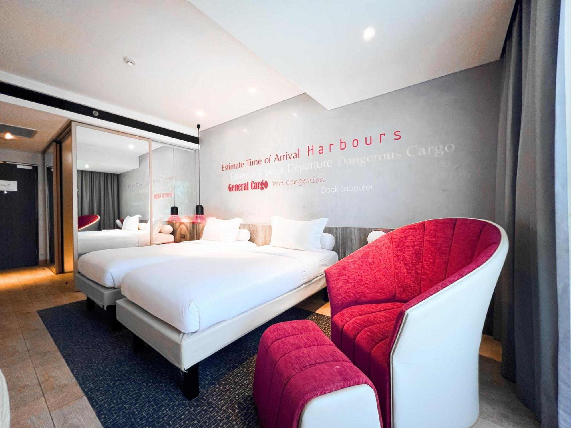 Отель Ibis Styles Batam Нагоя Экстерьер фото